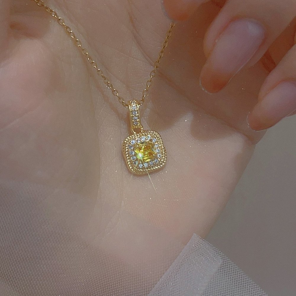 Yellow Sugar Cube Crystal Zircon Necklace - Picture 4 of 16